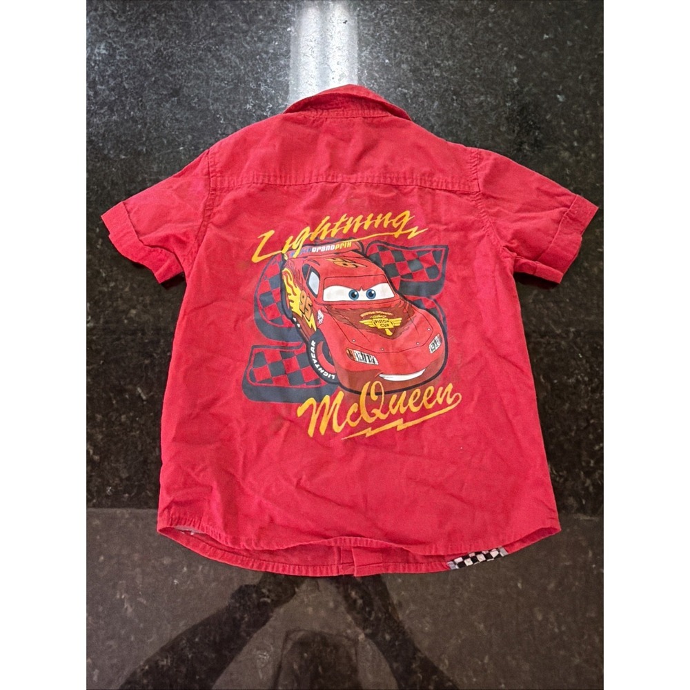 Disney Store Cars ButtonUp Racing Shirt Sz 3 Lightning McQueen Tow Mater Patches - Picture 6 of 6